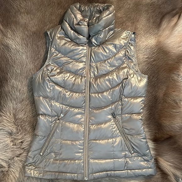 Calvin Klein Women’s Puffer Vest - Picture 1 of 3